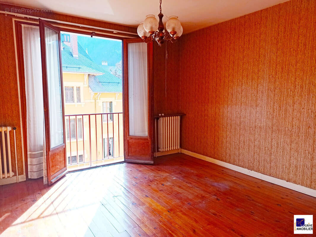 Appartement à SAINT-JEAN-DE-MAURIENNE