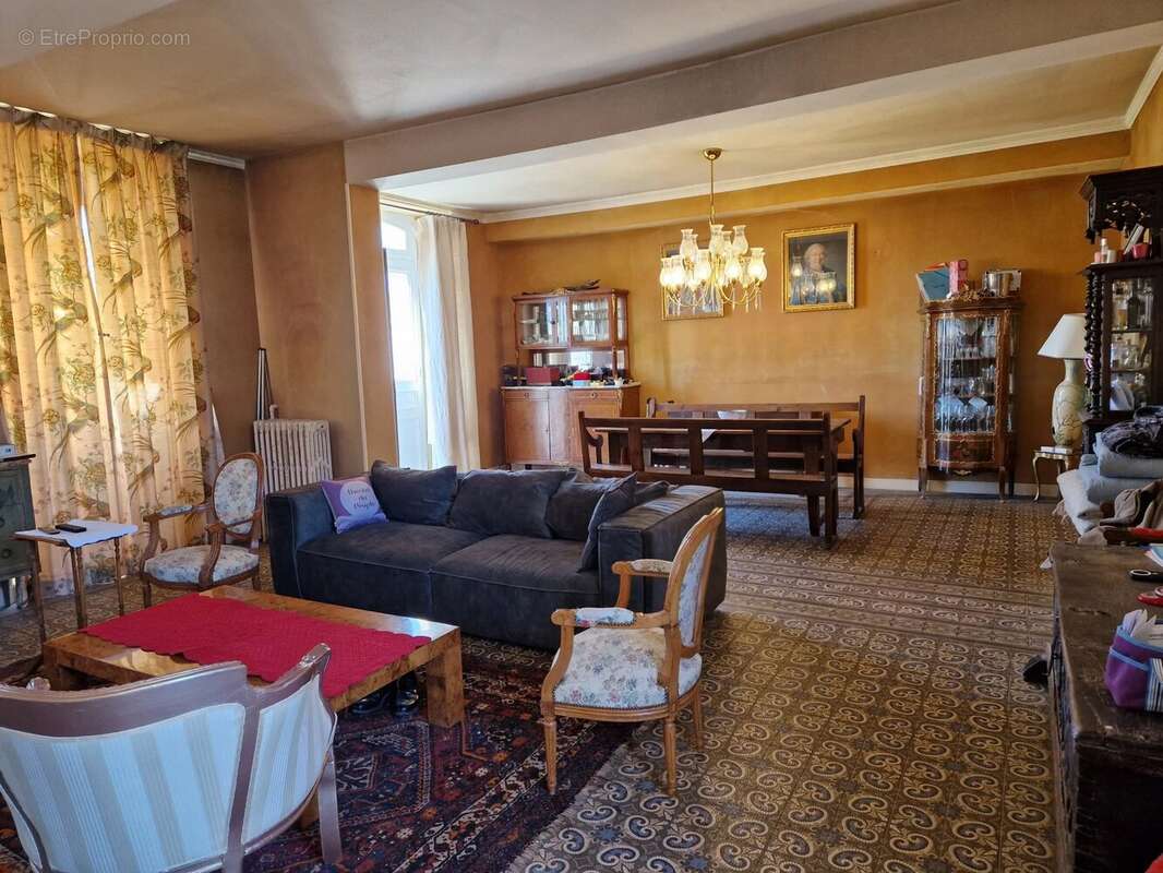 Maison à CHAILLEVOIS