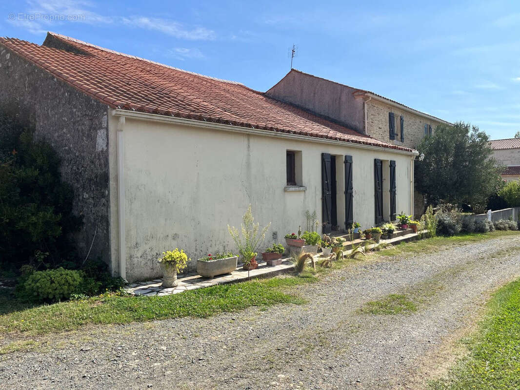 Photo 2 - Maison à SAINT-MARTIN-DES-FONTAINES