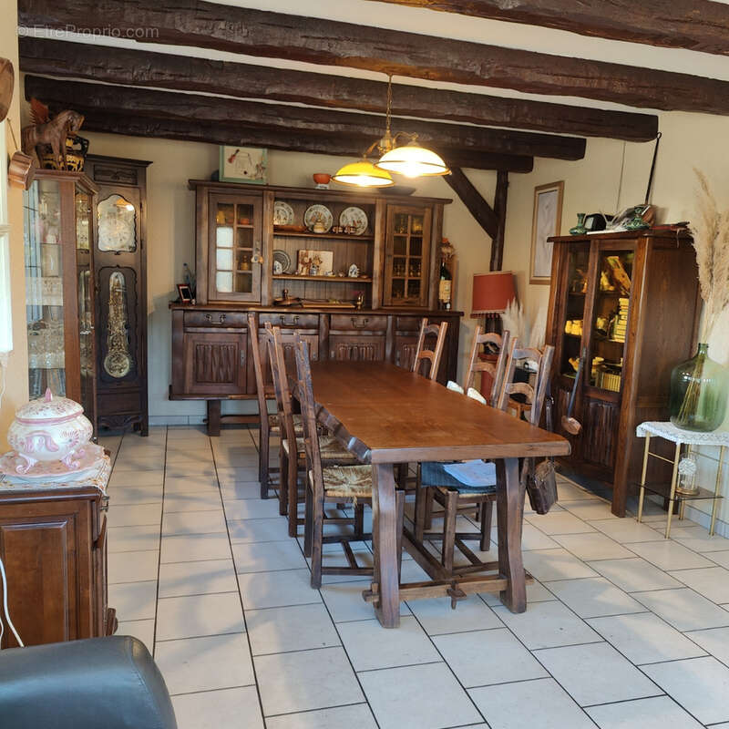 Maison à REGUINY
