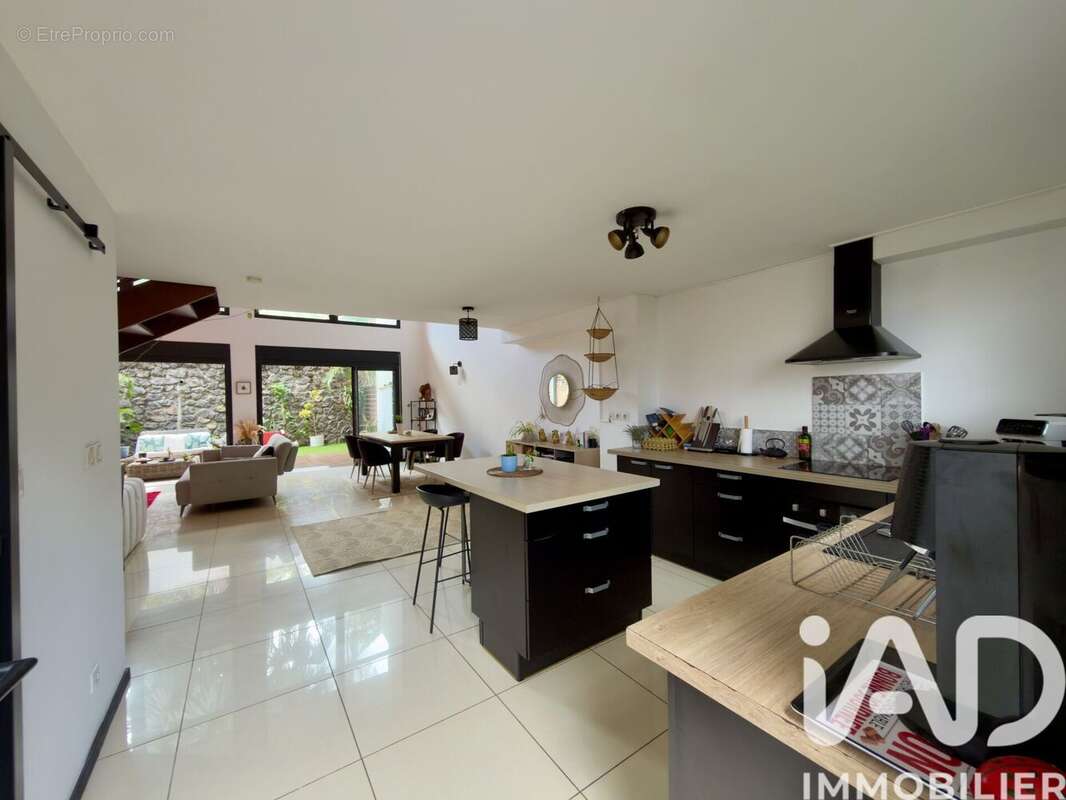 Photo 2 - Maison à SAINT-PIERRE