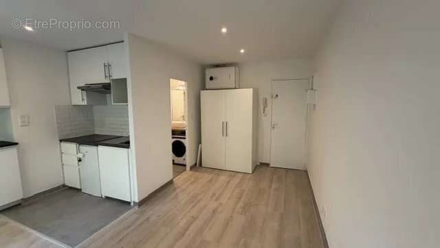 TOULOUSE CENTRE, JEAN-JAURES,  Beau Studio rénové de 20 M² vendu libre - photo 8