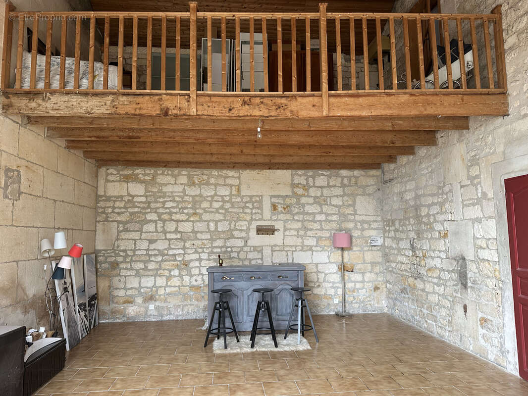Maison de caractère au cœur de la campagne charentaise. - photo 10