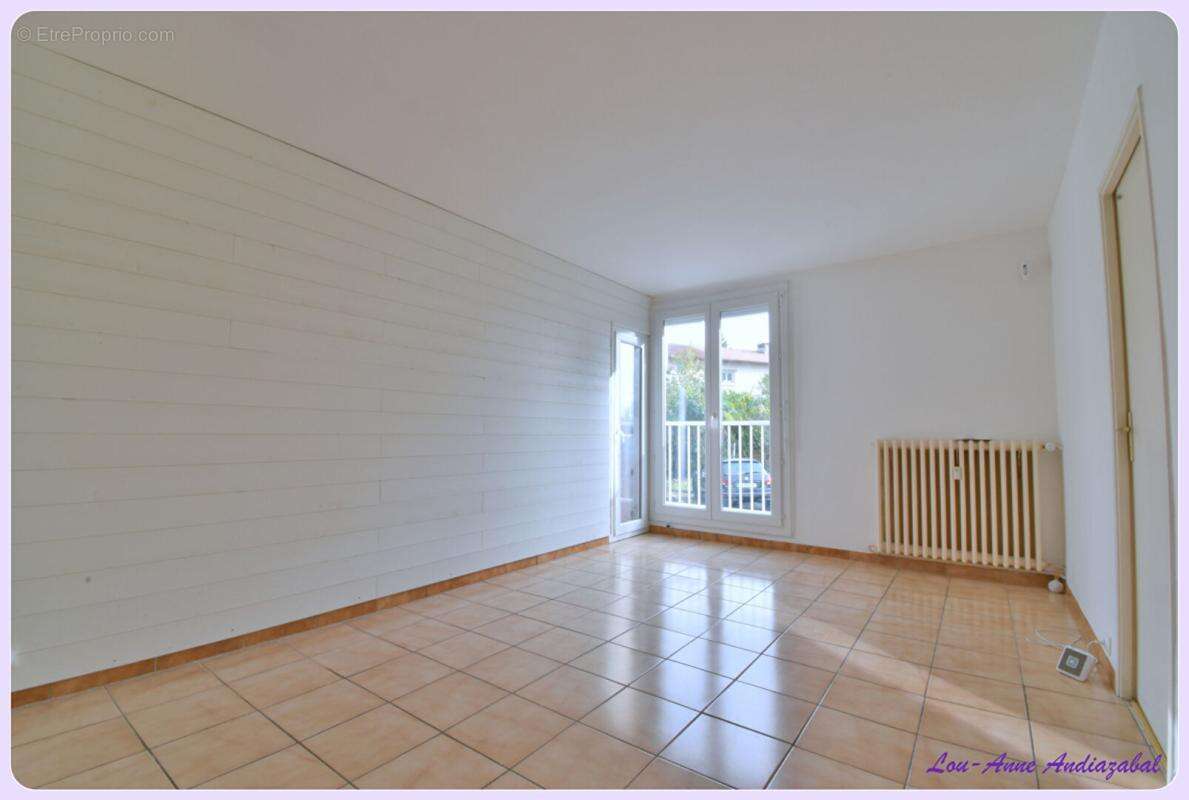 Appartement à BILLERE