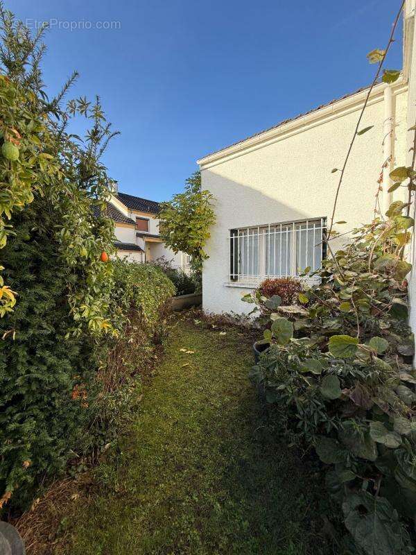 Maison à VILLEPREUX