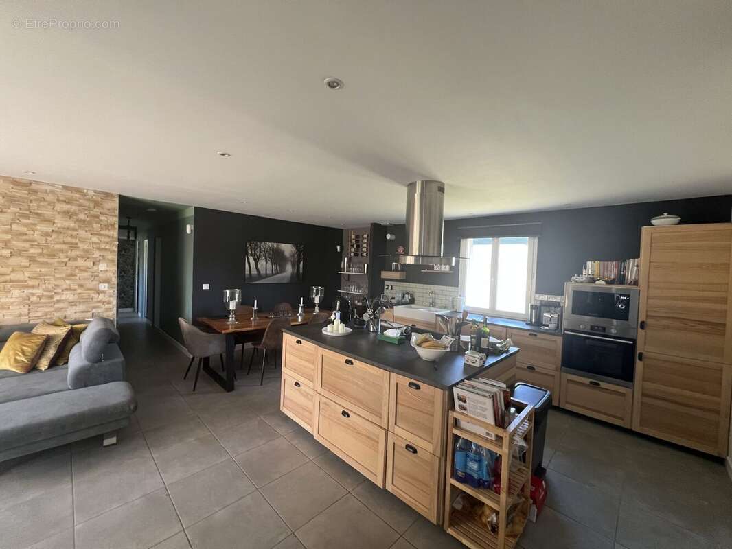 Maison 91 m² à Espalais  - photo 5
