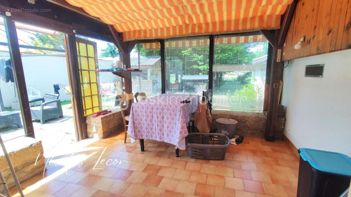 Maison à LA GUERCHE-SUR-L'AUBOIS