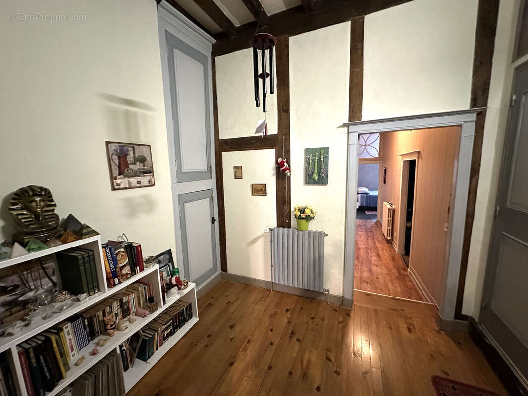 Maison à SEYCHES