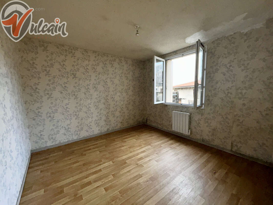 Appartement à SAINT-AMANT-TALLENDE