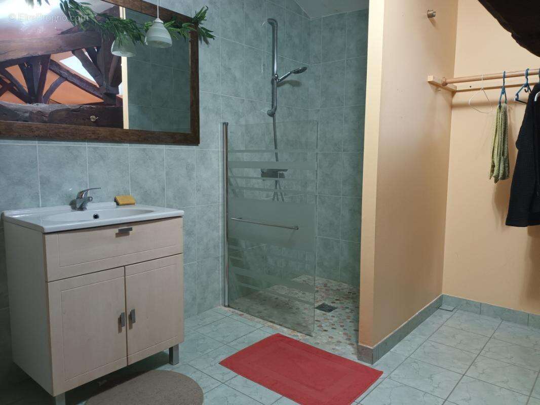 Maison à CHENAC-SAINT-SEURIN-D'UZET