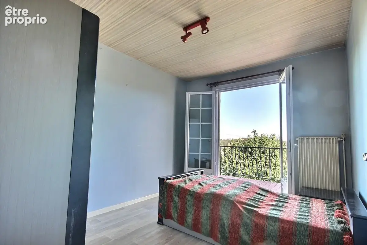 Maison f4+ de plain pied et sous sol semi enterré a sorbiers - photo 8