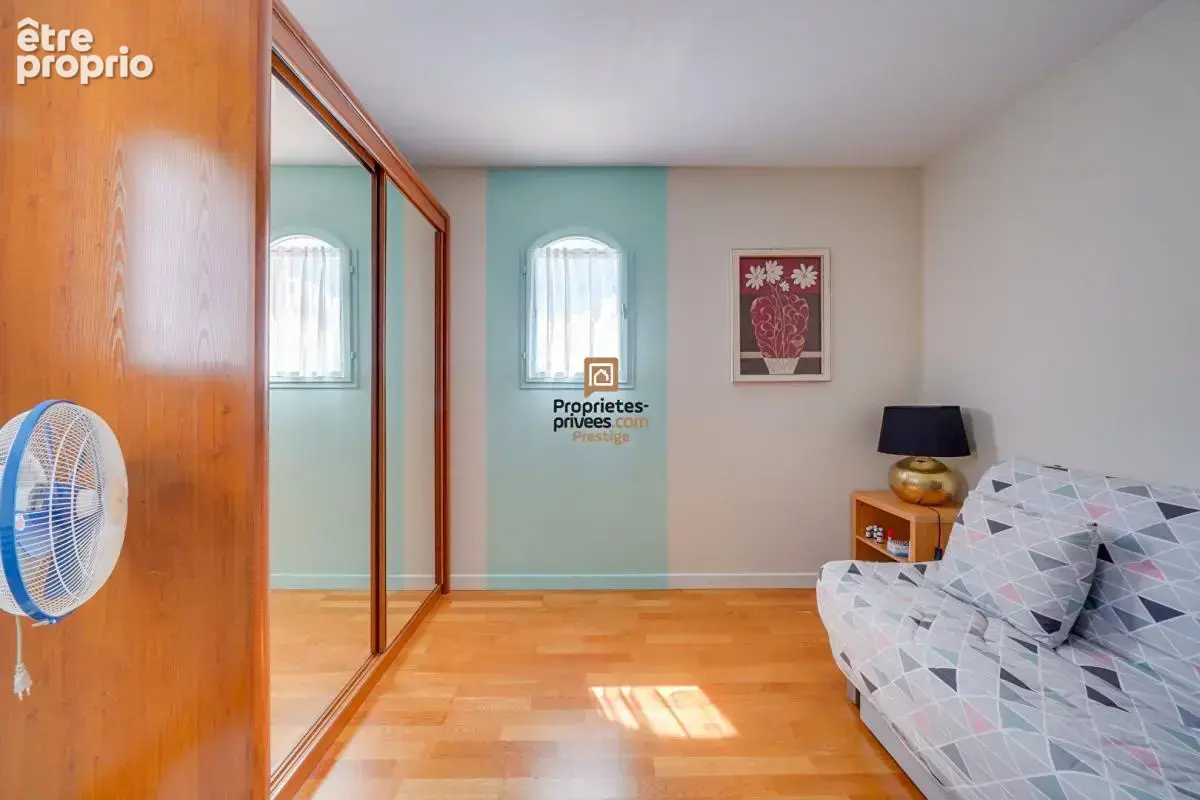 DEPT 33  Mérignac - Maison d'exception 8 pièce(s) 181 m2 avec jardin paysagé et piscine au sel chauffée - photo 18