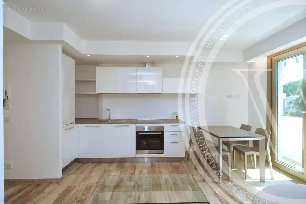 Appartement à ROQUEBRUNE-CAP-MARTIN