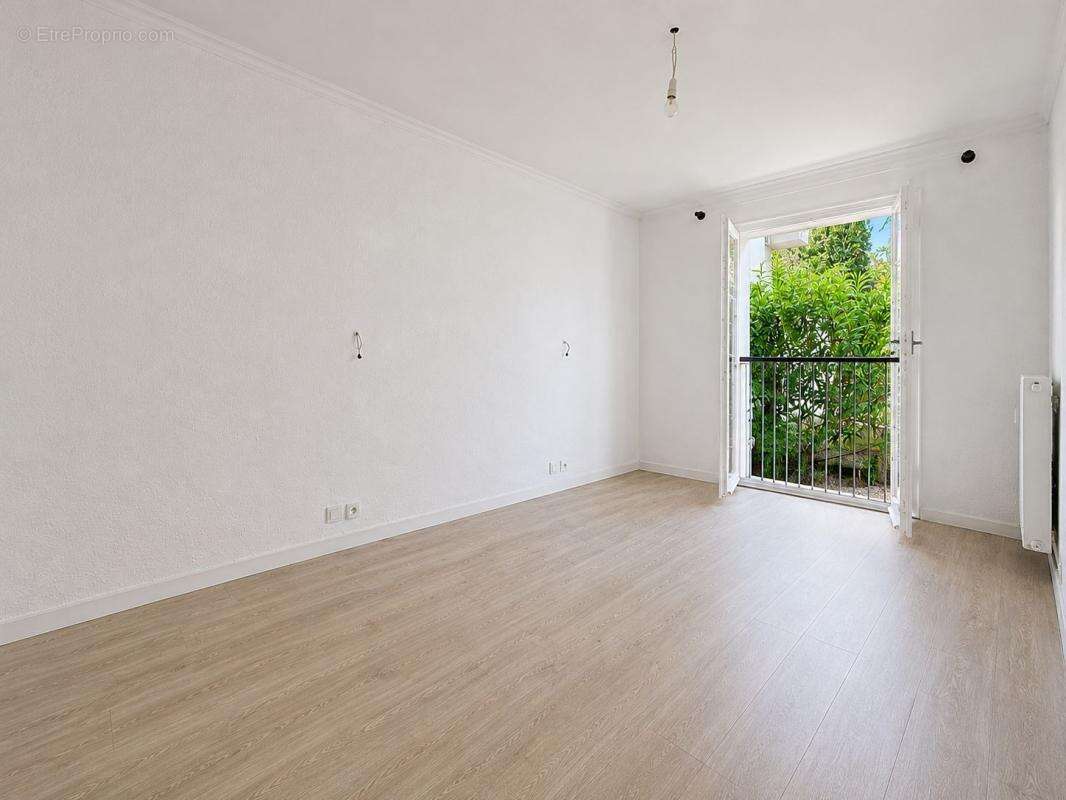 Le cannet mairie – 3 pièces 71 m² avec jardin plein sud de 95 m² + 2 parkings - photo 5