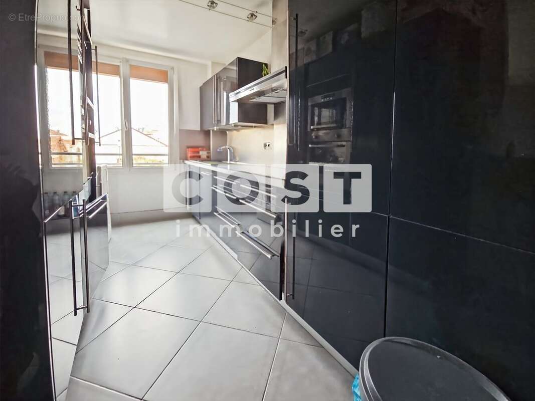 Appartement à COLOMBES