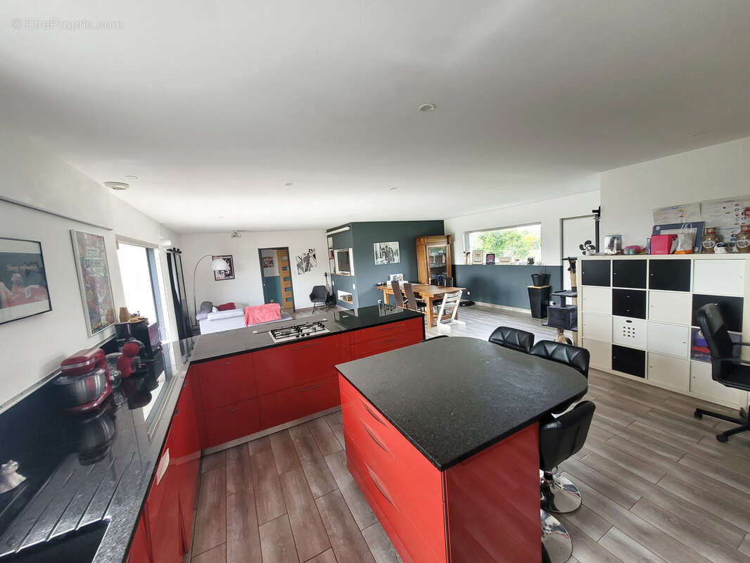 Maison à MONTPOUILLAN