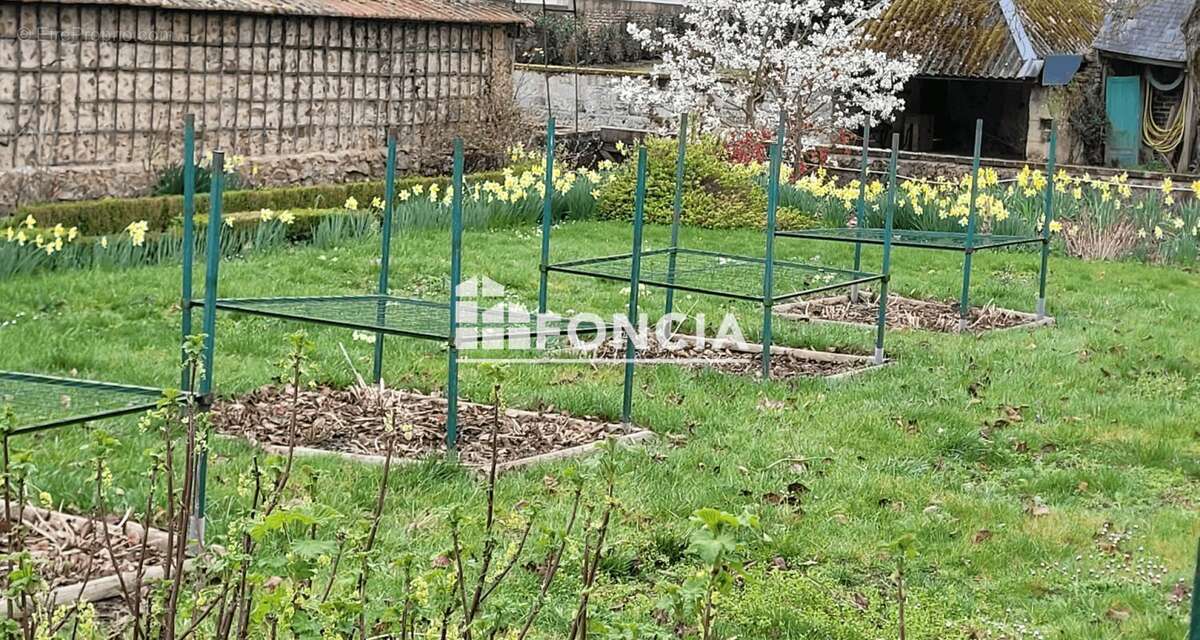 Ensemble immobilier avec cachet et beaux espaces extérieurs - photo 9