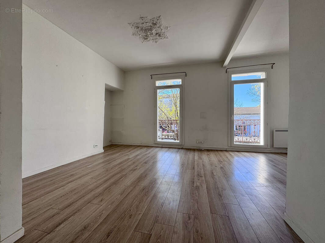 Appartement à L'ISLE-SUR-LA-SORGUE