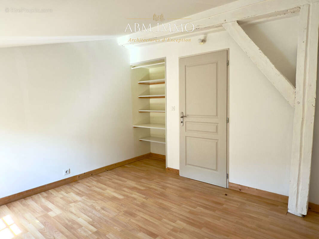 Appartement t4 en duplex - centre historique - photo 6