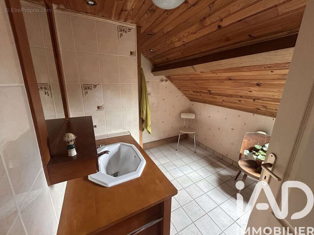 Maison 115 m² à Mesvres  - photo 8