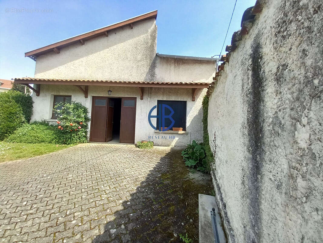 Maison à BEAUREPAIRE
