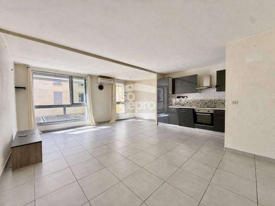 Réf : 2306 : Vente Grand Appartement 2 Pièces, secteur Centre Port au Cap d'Agde ! - photo 2