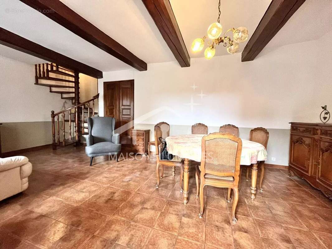 Appartement à SAINT-SATURNIN-LES-APT