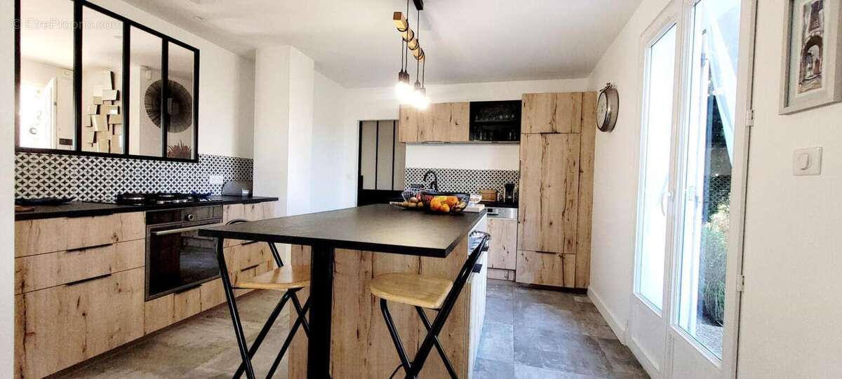 Villa de plain-pied 4 faces avec piscine  -  Terrain constructible et divisible de 2 442 m² -  Sallèles-d'Aude ? Proche Narbonne - photo 7