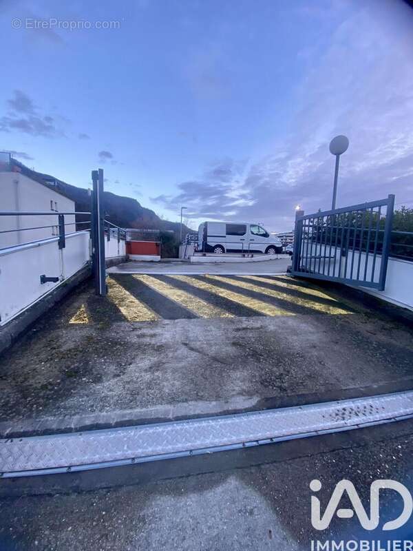 Photo 2 - Parking à SAINT-MARTIN-LE-VINOUX