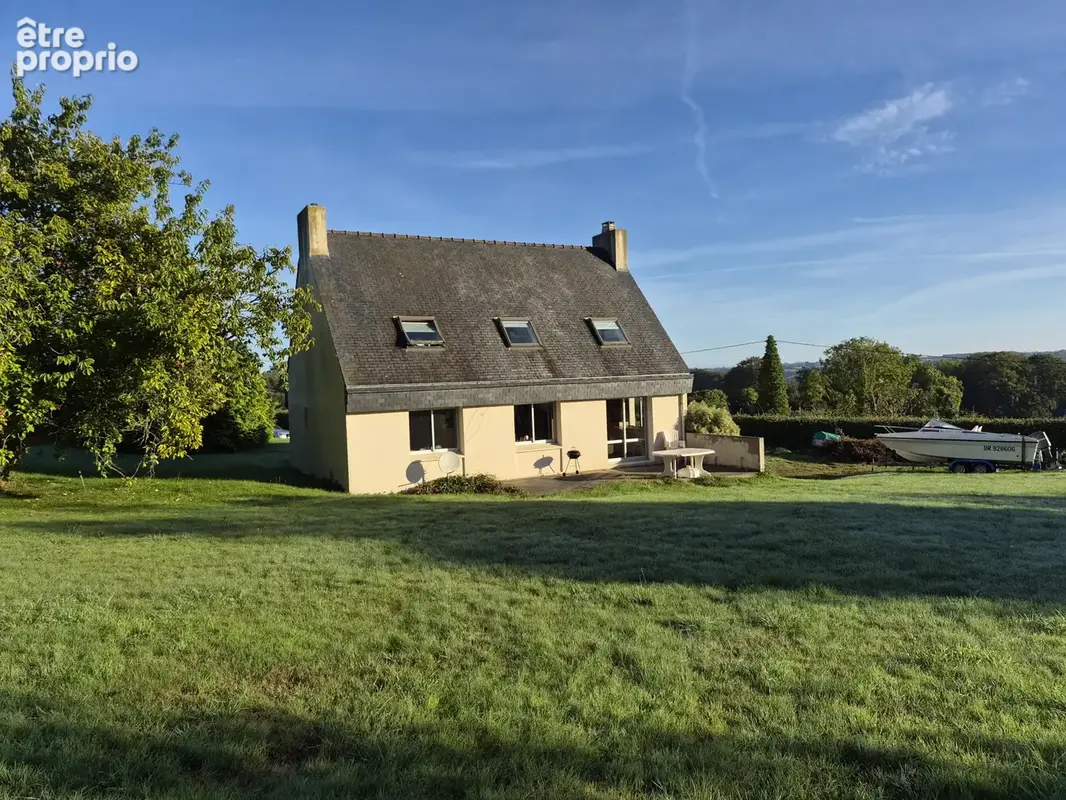Maison familiale avec grand terrain et vue dégagée - photo 9