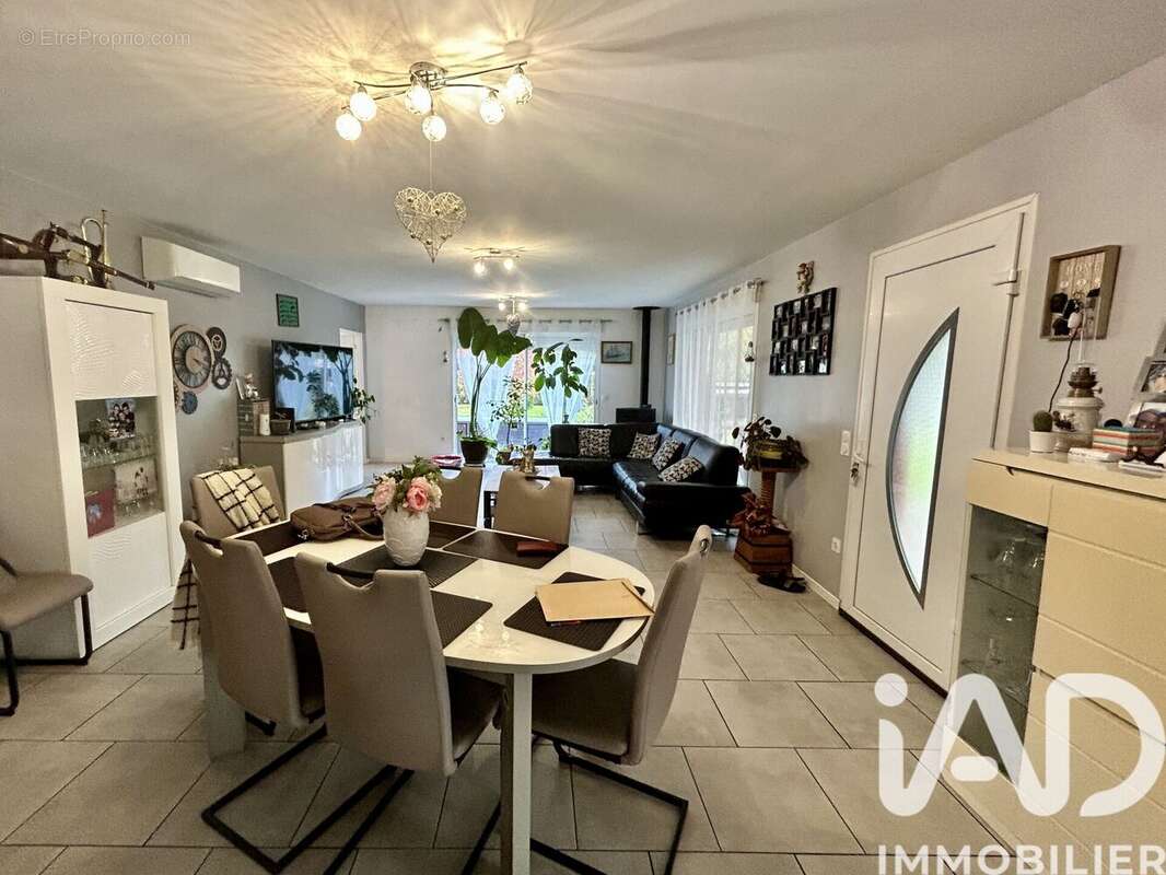 Photo 5 - Maison à VENDAYS-MONTALIVET