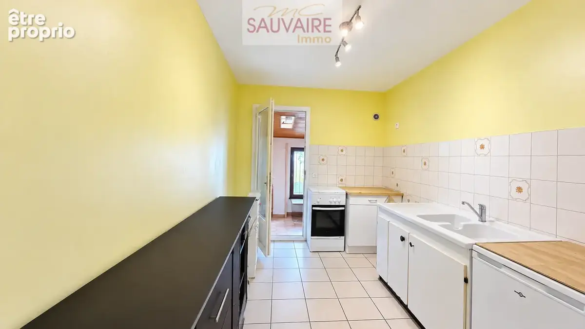 Maison de plain-pied avec jardin et garage - photo 6