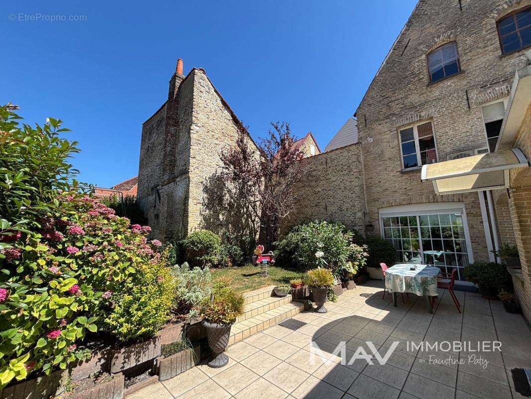 Saint-omer - maison de 185m² - local commercial et habitation - photo 4