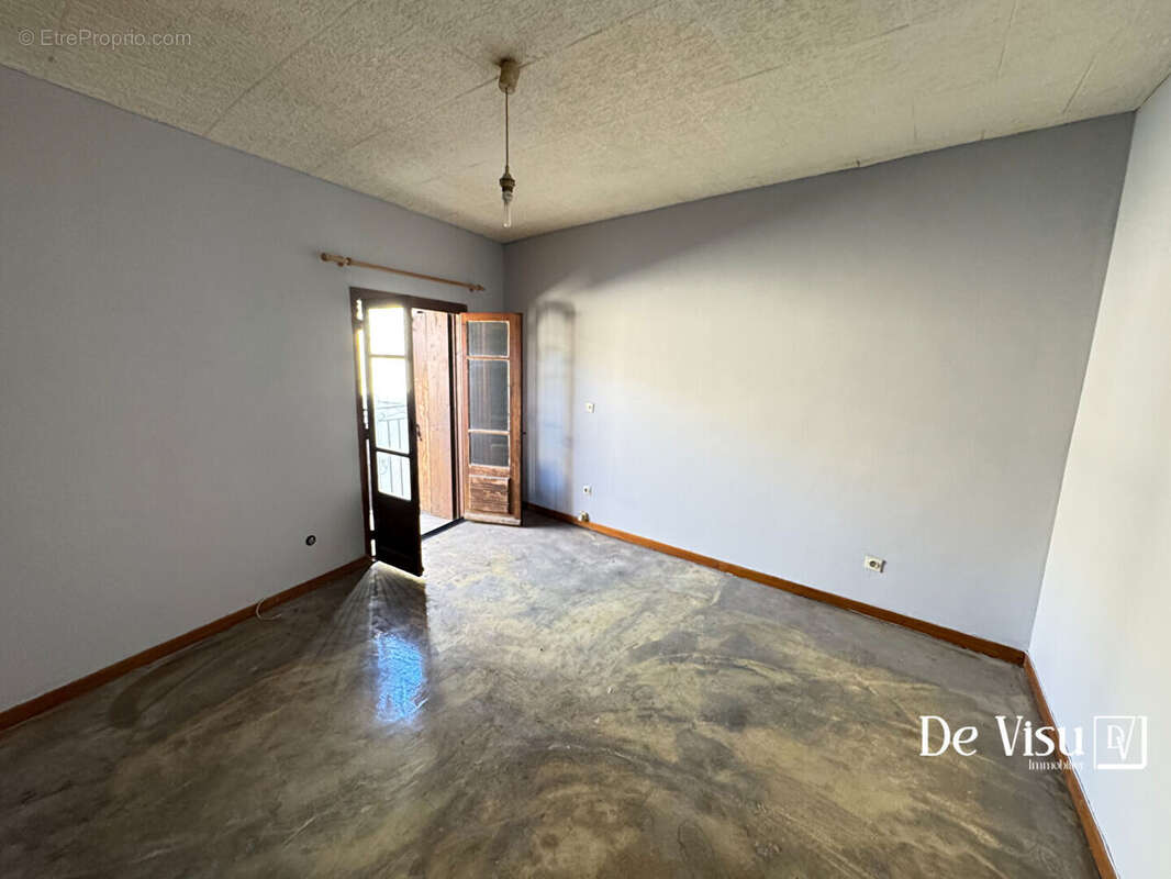 Maison à VIOLS-LE-FORT