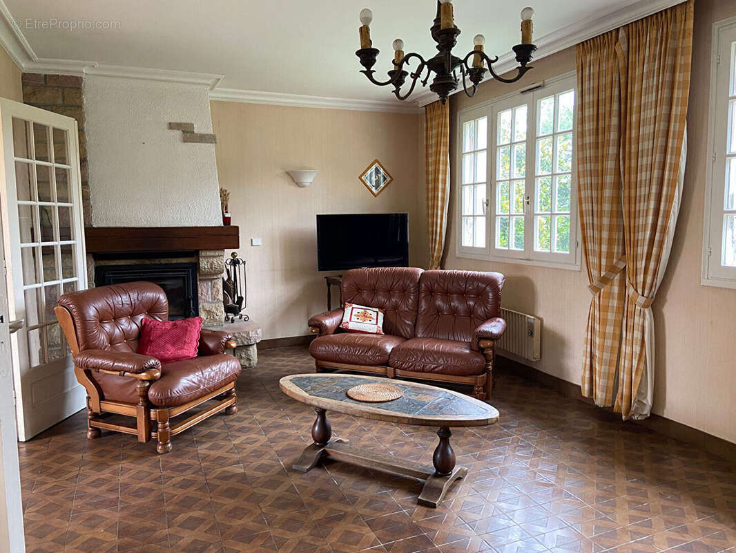 Maison à PLOUEDERN