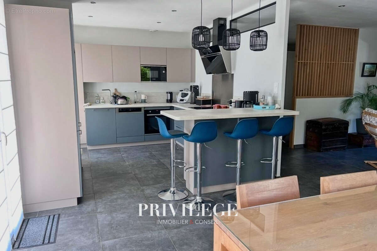 Maison à SAINT-CYR-AU-MONT-D&#039;OR