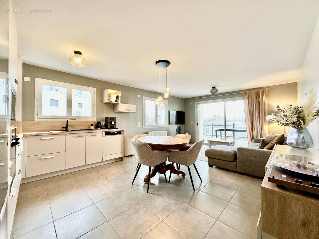 Appartement à SALES