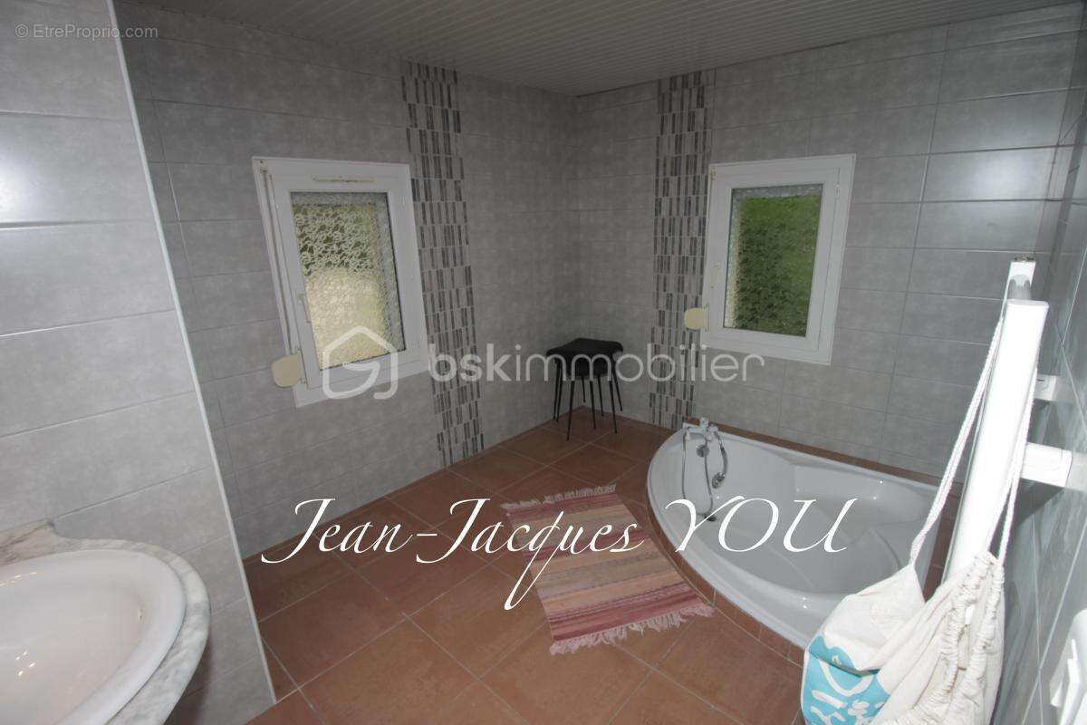 Maison à VILLEDIEU-LES-POELES