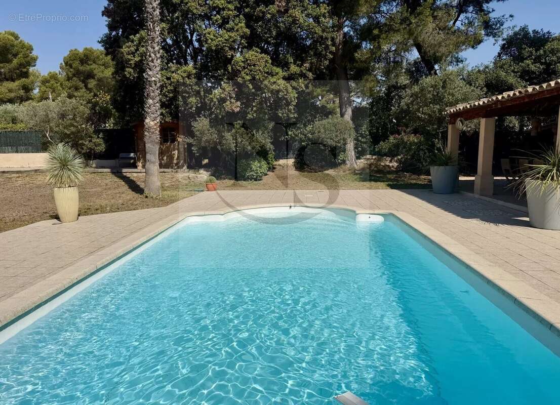 Maison à VELAUX