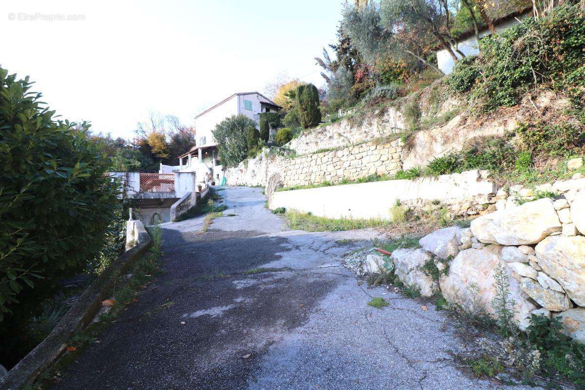 Maison à BERRE-LES-ALPES