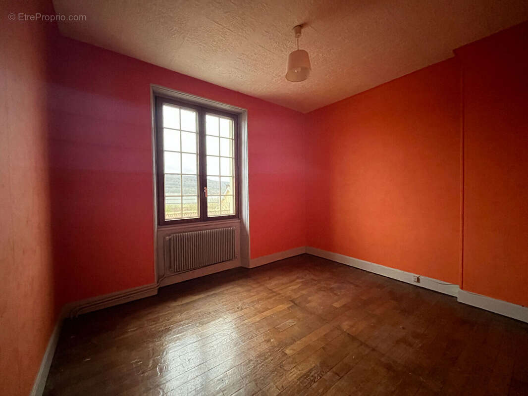 CUSTINES - Maison 4 pièces - 86 m2 - photo 8