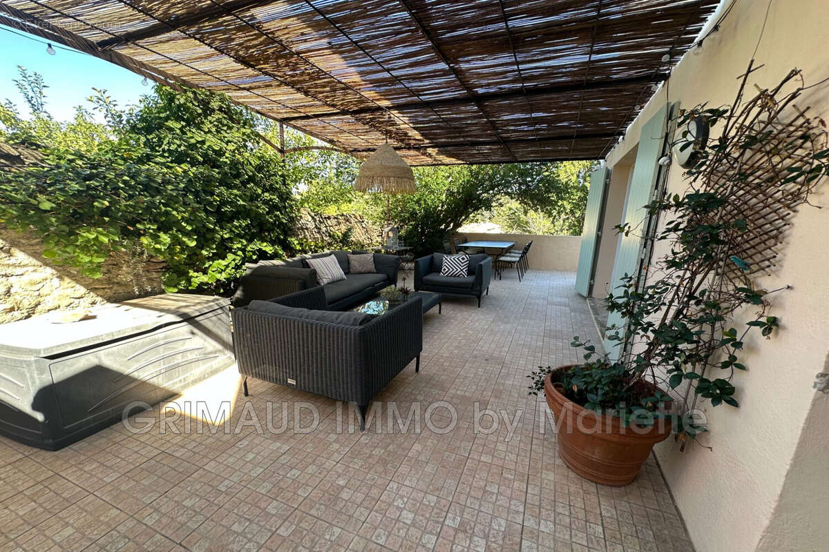 Maison 70 m² à La Garde-Freinet  - photo 1