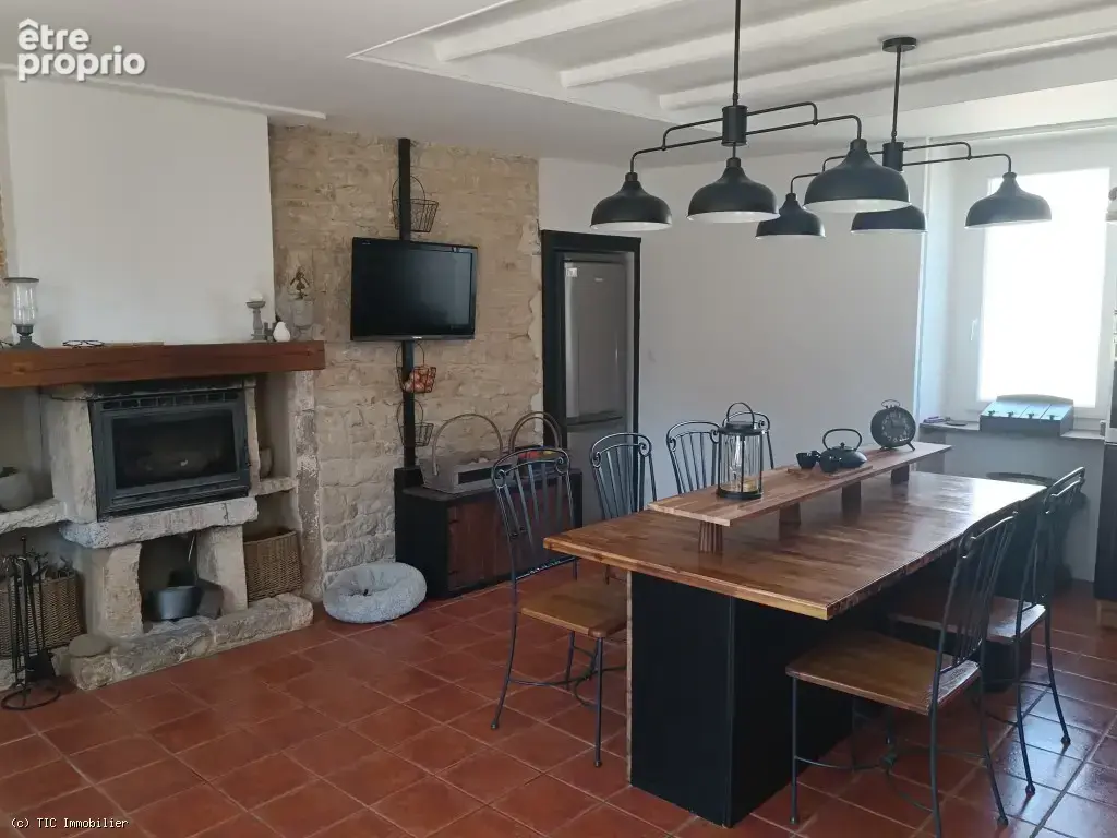 Belle Maison en Pierre avec Piscine, Dépendances et Jardin - photo 17