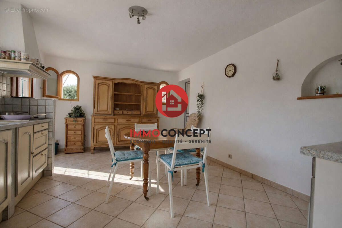 Maison à SAUVETERRE