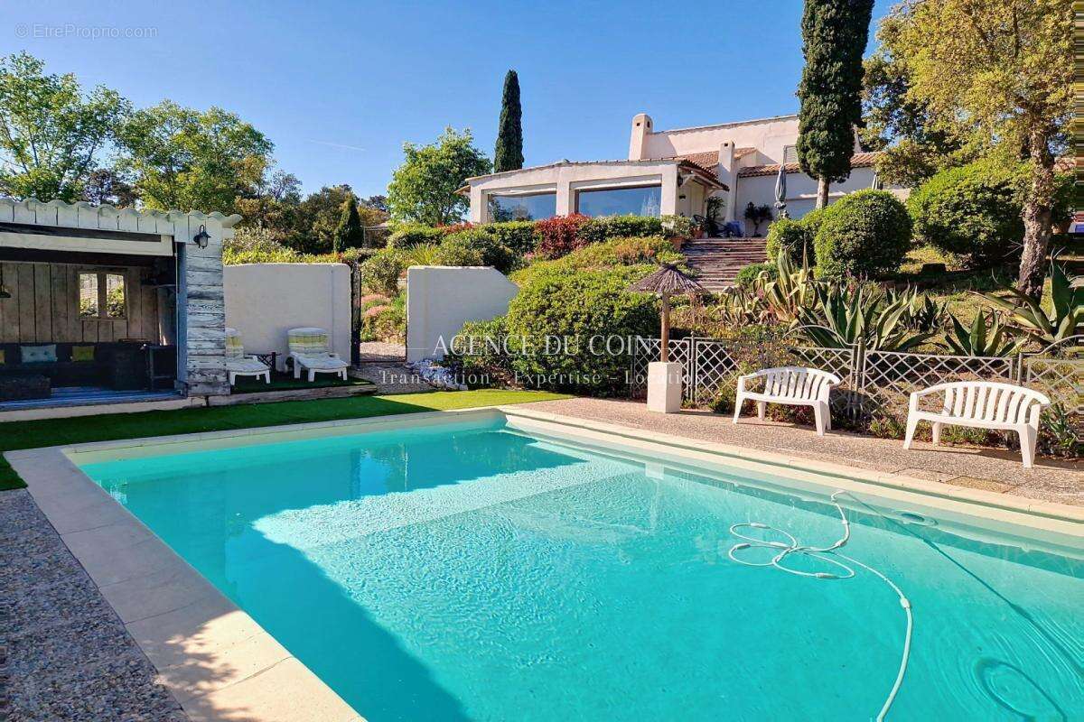 Maison à LE MUY
