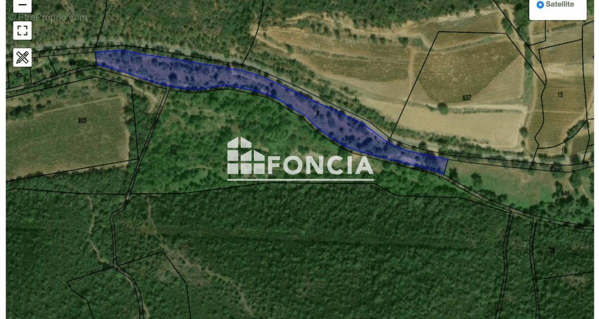 Terrain à COLLOBRIERES