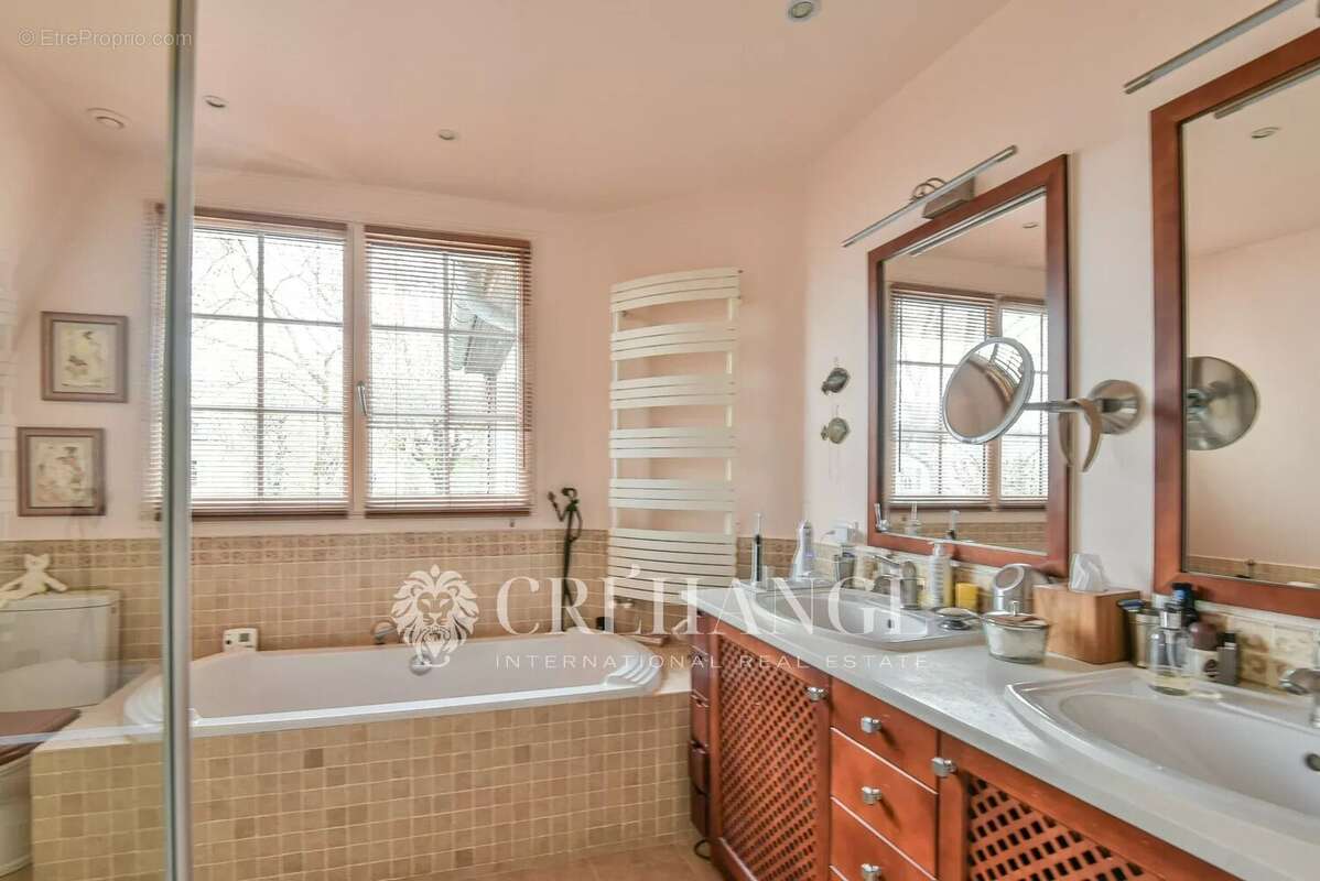 Maison à LE VESINET