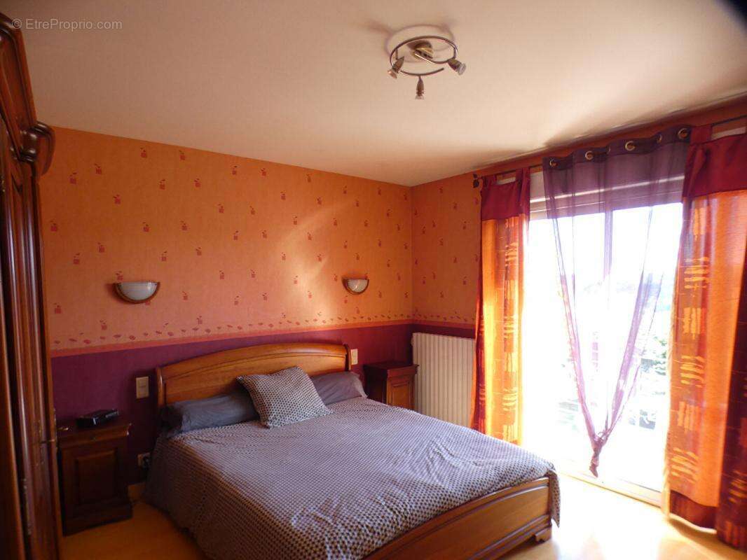 Maison à TERRASSON-LAVILLEDIEU