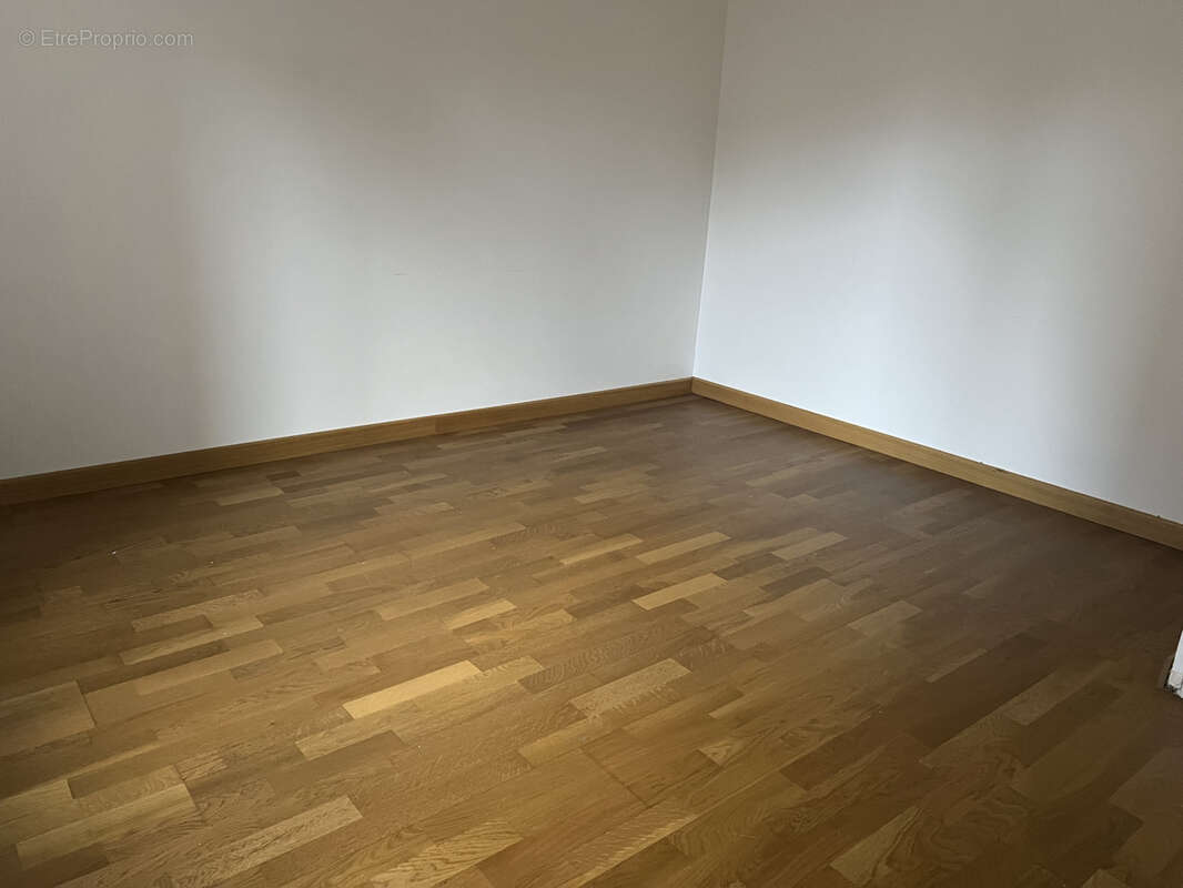 Nevers appartementce type T3, proche de la gare et du centre ville. - photo 14