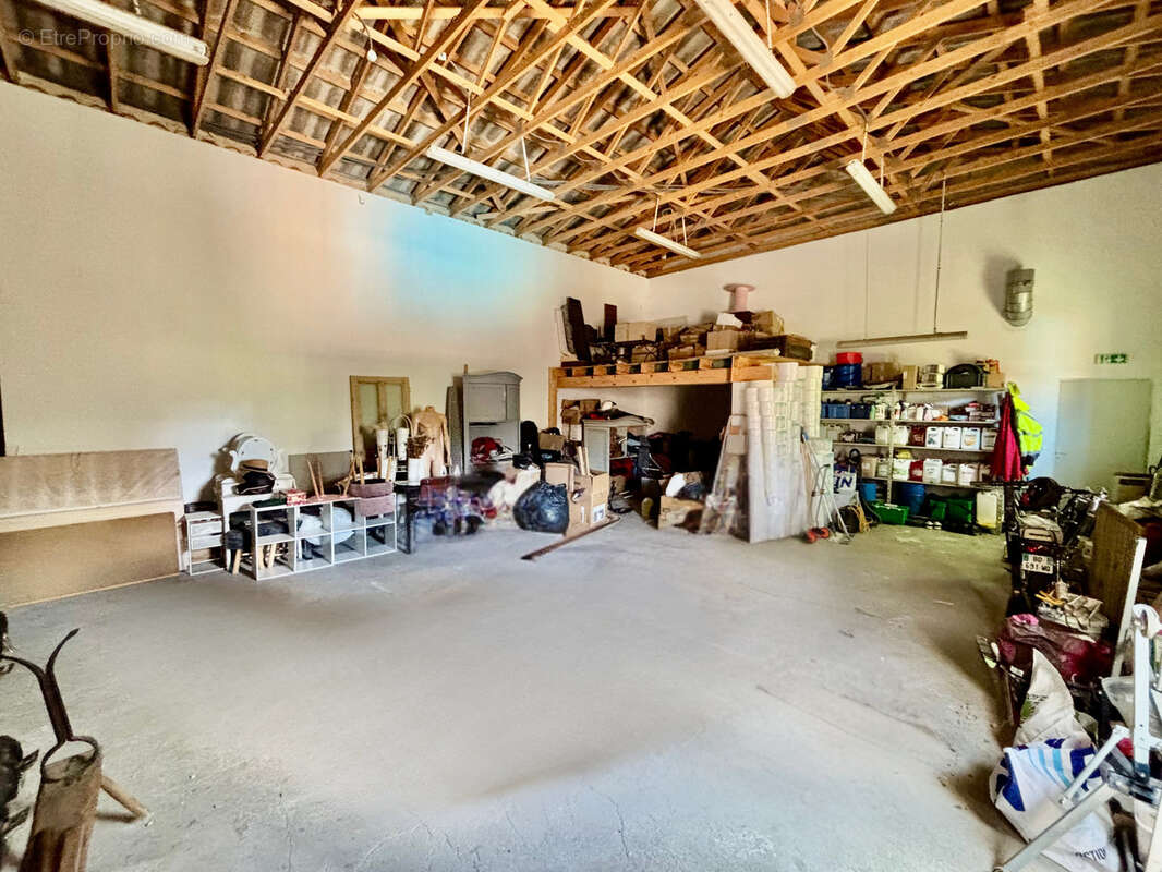 Commerce à MALAUCENE